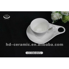 Keramik-Kaffeetasse mit spezieller Formschale